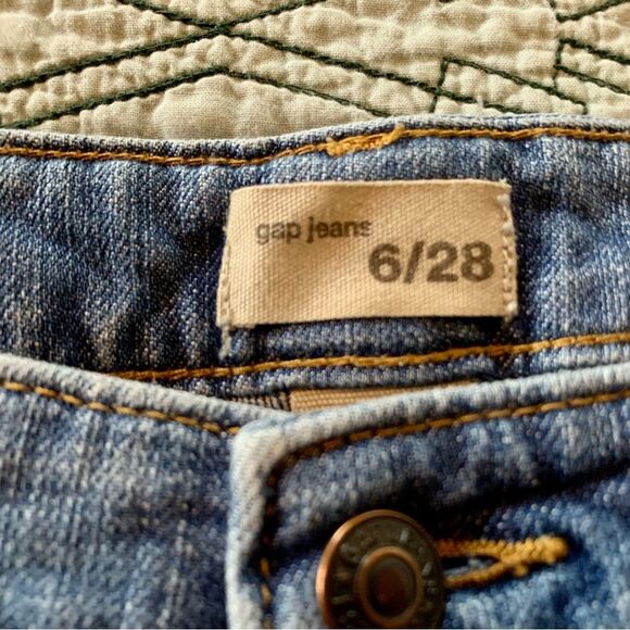 Gap Light Wash Distressed Cuffed Denim Short Shorts Size 6 - Picture 5 of 5